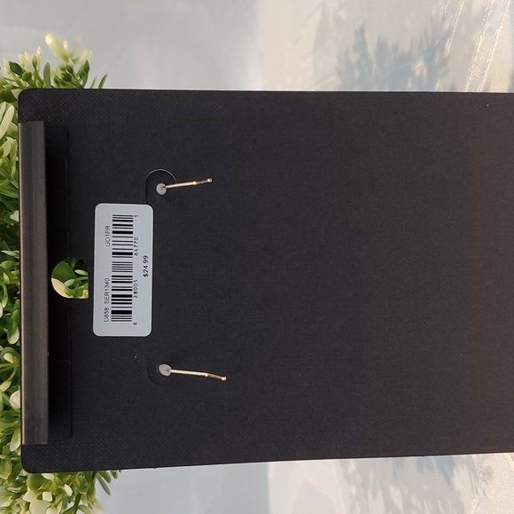 Ava & Aiden Fresh Water Pearl Earrings - Picture 2 of 3